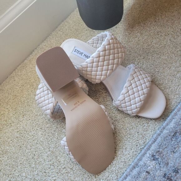New Steve Madden Sandals - Picture 3 of 4